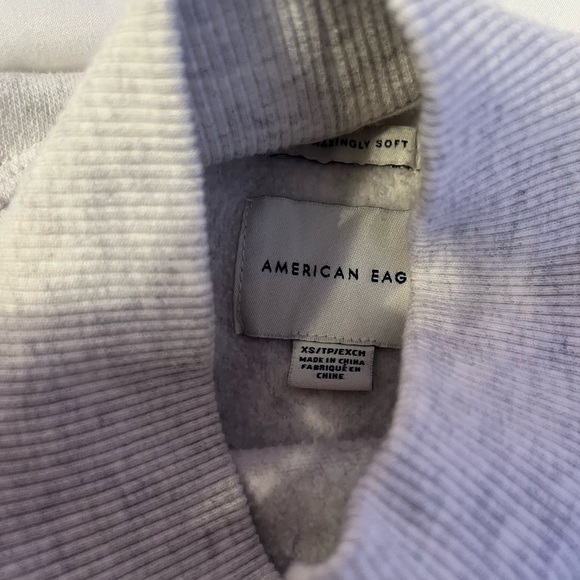 American Eagle Turtle Neck Sweaters - Picture 2 of 3